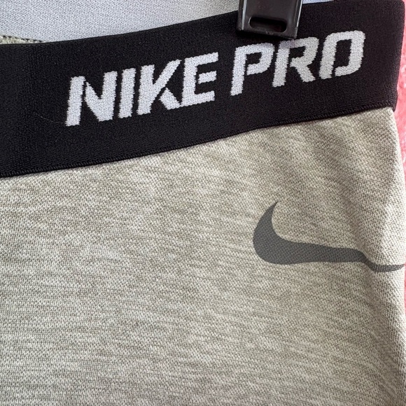 Nike Gray Sweatpants with Elastic Waistband and Seam Details - Picture 4 of 6
